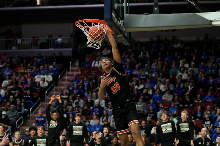 West Des Moines Valley's Curtis Stinson Jr. (Photo by Matthew Putney)